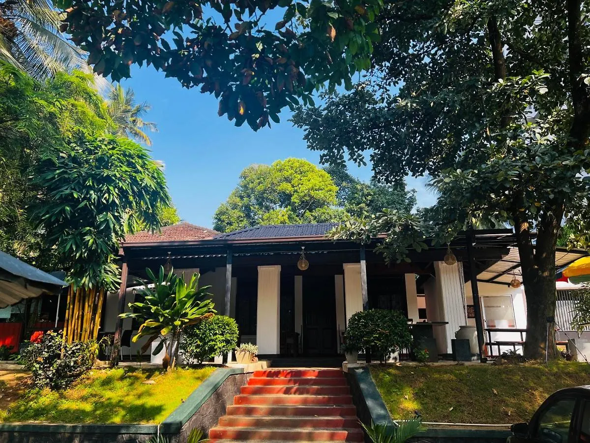 Sadamadala Guest House Kandy